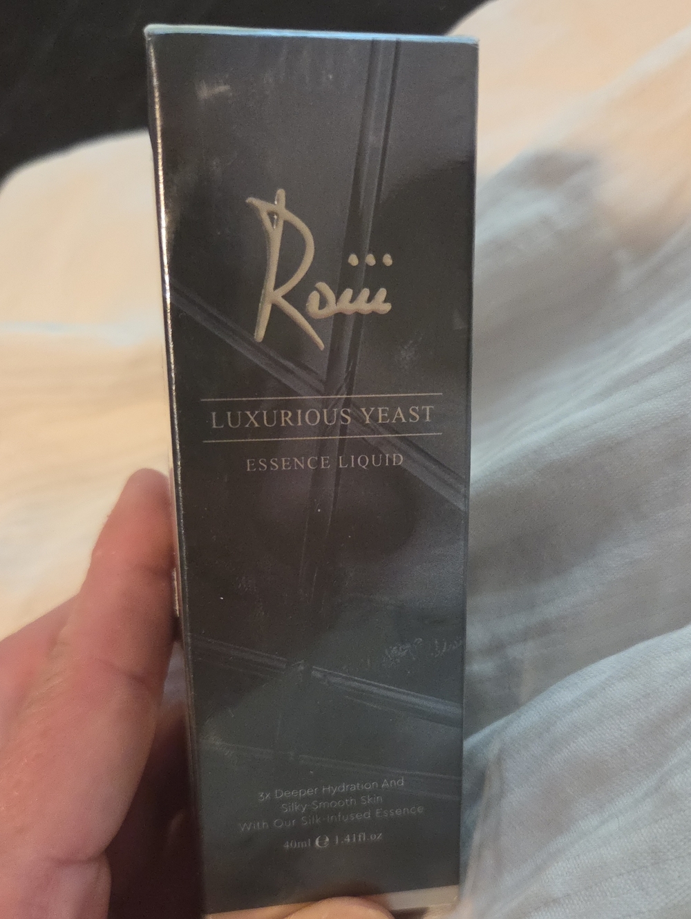 Roiii Luxurious Yeast Essence Liquid
